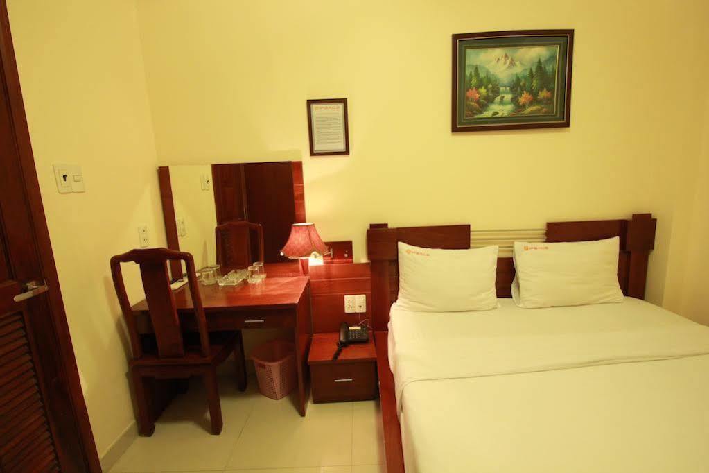Ipeace Hotel - Bui Vien Walking Street Ho Chi Minh-stad Buitenkant foto