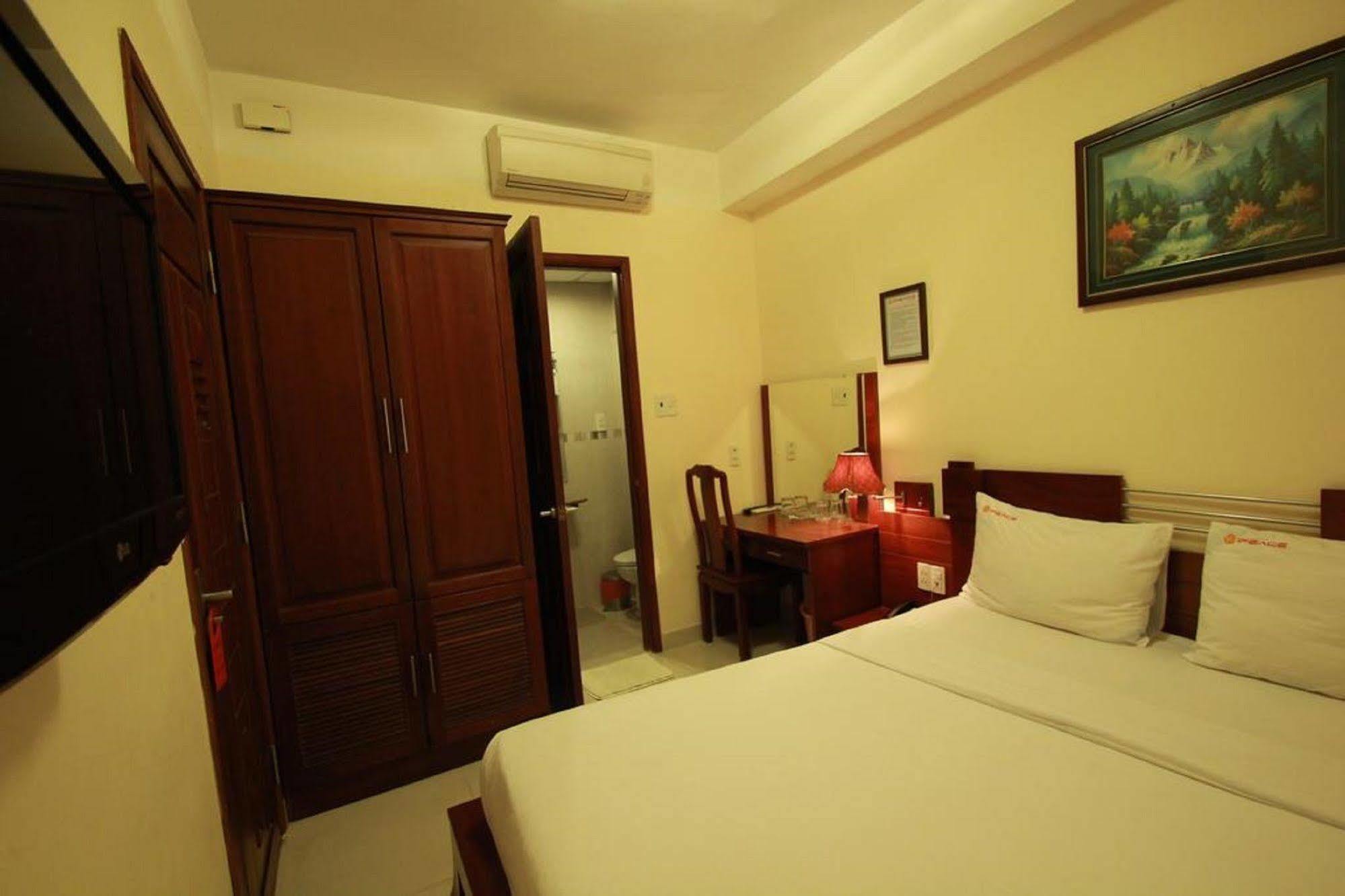 Ipeace Hotel - Bui Vien Walking Street Ho Chi Minh-stad Buitenkant foto